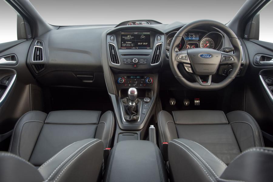  Ford Focus ST 2015 года  (ZA) (фото 25 из 30)